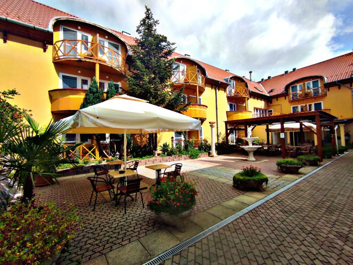 Atrium Hotel Harkany Exterior photo